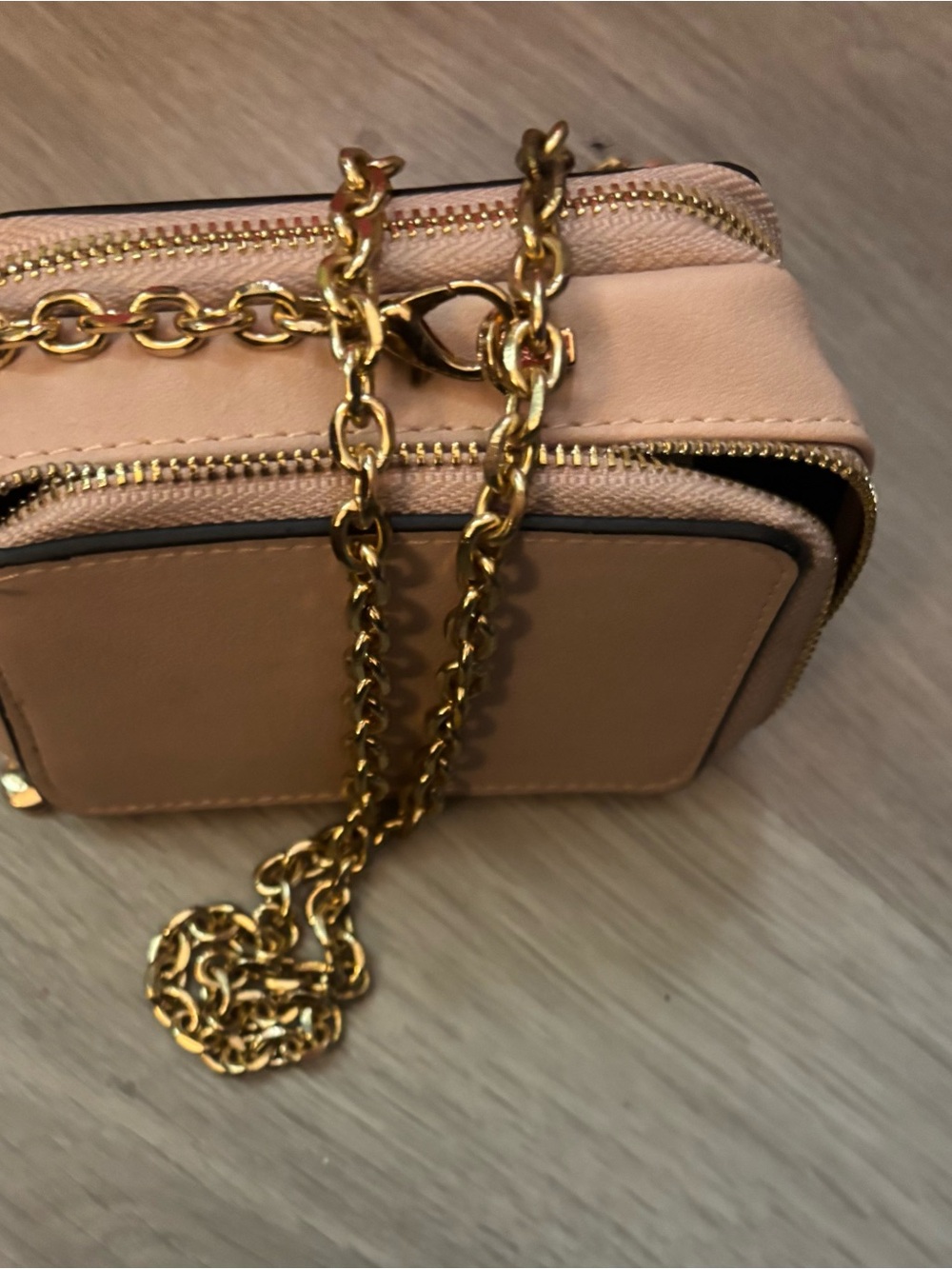Women’s Chain Strap Crossbody Bag in Blush Pink